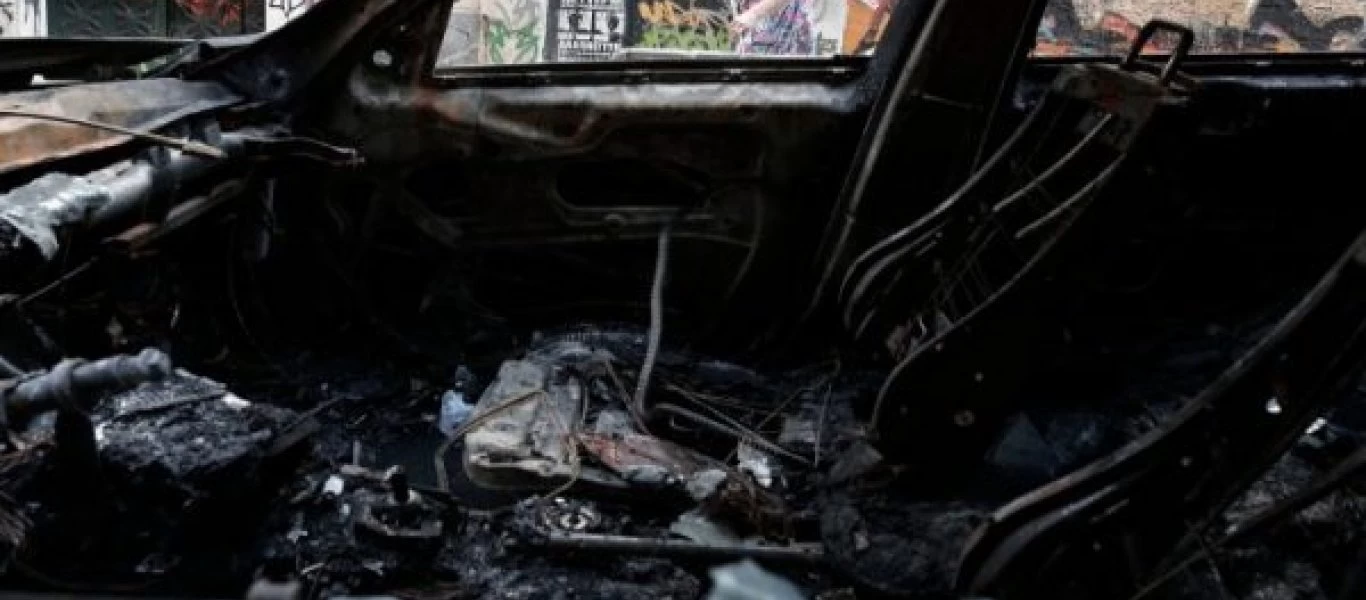 Περιφερειακός Θεσσαλονίκης: Όχημα τυλίχθηκε στις φλόγες